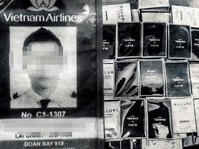 Bắt giữ cơ trưởng Vietnam Airlines buôn lậu tại sân bay