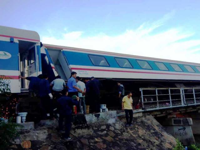 Train derailment in Binh Thuan, passengers 