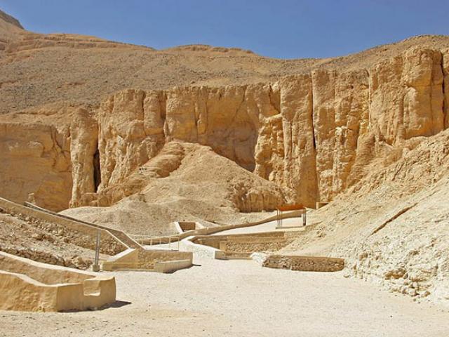 Những ngôi mộ bí ẩn nhất tại ”nơi chốn giấu sắc đẹp”