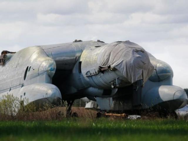 Máy bay ”quái vật rồng 3 đầu” của Liên Xô: Vì sao nửa thế kỷ không một lần cất cánh?