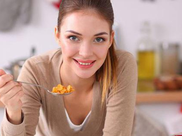 8 món các chuyên gia dinh dưỡng không khuyến khích ăn vào bữa trưa