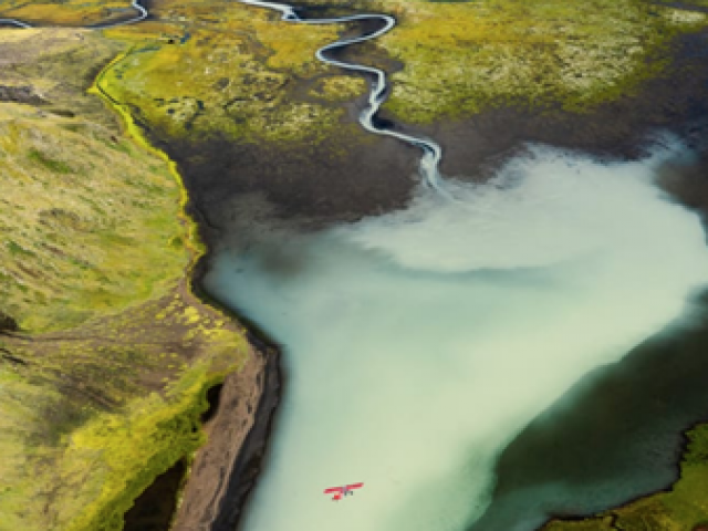 Loạt hình ảnh mê hoặc “Phía cuối sông băng” tại Iceland