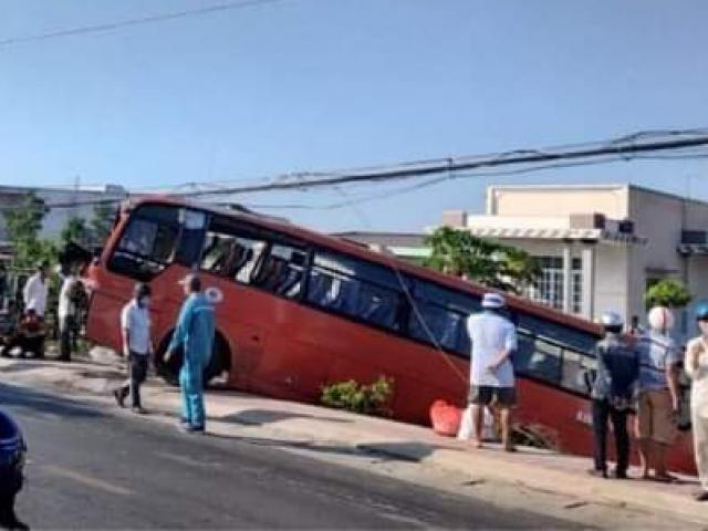 Xe đưa rước công nhân lao vào trụ điện trong đêm, 1 người chết, 1 người bị thương