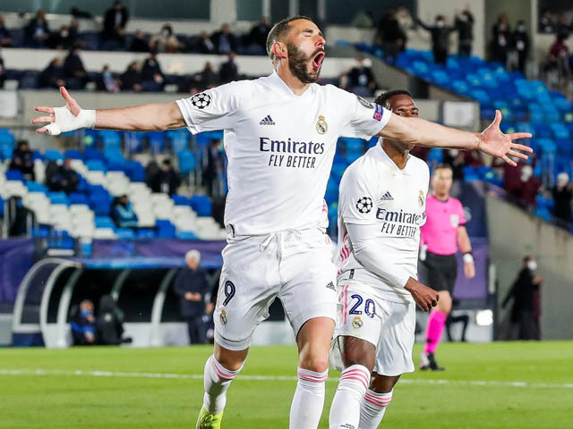 Benzema tỏa sáng ghi 70 bàn Cúp C1, Real Madrid vào tứ kết