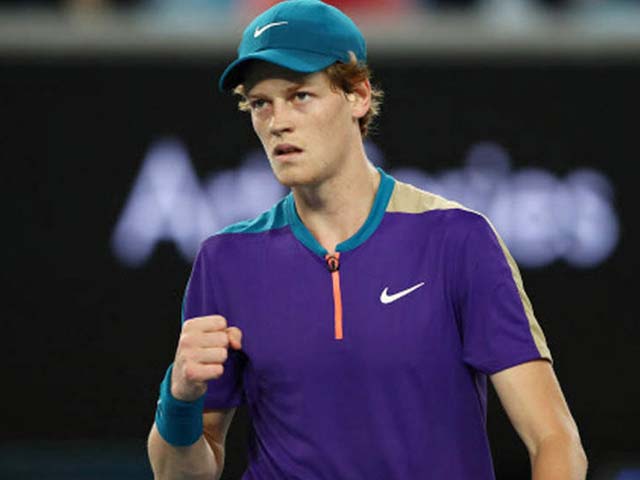 Tsitsipas won easily