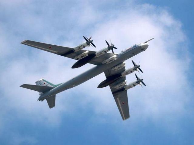 Sức mạnh ”quái thú” ném bom hạng nặng có tầm bay hơn 10.000 km
