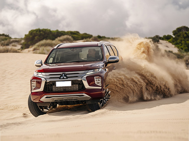 Giá xe Mitsubishi Pajero Sport lăn bánh tháng 3/2021