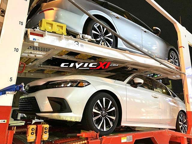 Honda Civic 2022 xuất hiện không che chắn trên xe vận chuyển