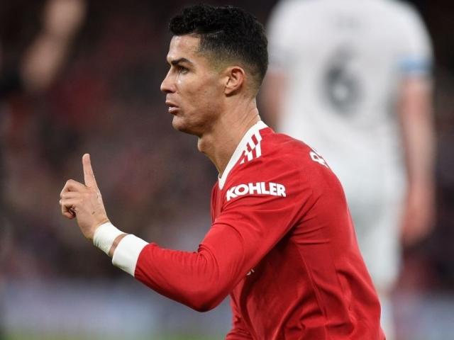 Báo Pháp chọn đội hình hay nhất gây tranh cãi: Messi, Ronaldo, Mbappe mất tích 22 Ronaldo - MU ra quân 2022 gian khó: Mơ ”hồi sinh” nhờ bảo bối như Songoku