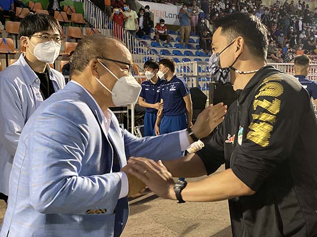 HLV Park Hang Seo cùng Kiatisak ”gây sốt” ở Cúp Hoàng Đế Quang Trung