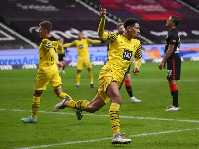 Haaland nổi điên, chửi nhau với đối thủ bằng tiếng Tây Ban Nha 6 Video bóng đá Frankfurt - Dortmund: Ngược dòng điên rồ, Haaland ghi dấu (Vòng 18 Bundesliga)