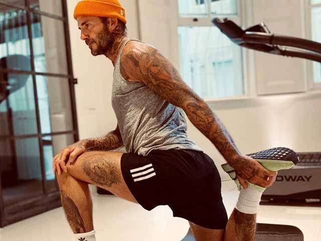 David Beckham cởi áo lộ body cuồn cuộn, nổi cơ rắn chắc khi quay lại phòng gym