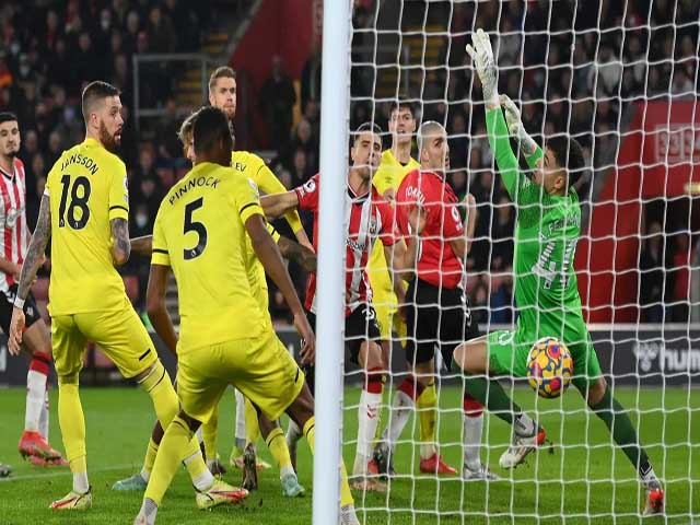 Video bóng đá Southampton - Brentford: Đôi công rực lửa, bước ngoặt bàn phản lưới (Vòng 18 Ngoại hạng Anh)