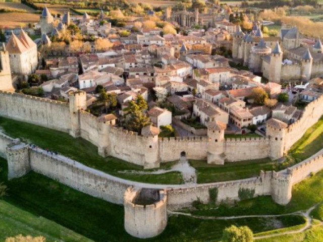 10 sự thật kinh ngạc về thành phố vốn là thành lũy bất khả xâm phạm thời Trung cổ