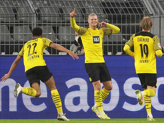 Video bóng đá Dortmund - Freiburg: Cú đúp Haaland, vùi dập ”ngựa ô” (Vòng 19 Bundesliga)