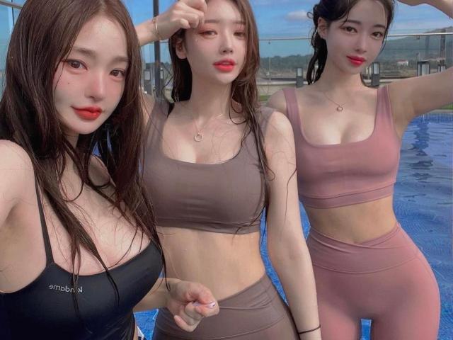 3 cô gái Hàn Quốc gây tranh cãi vì mặc đồ tập đi bơi