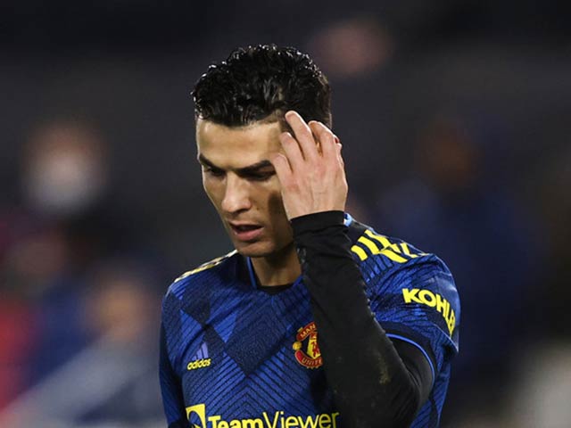 Ronaldo có thể bị cắt lương 25%: Sếp MU bó tay, không top 4 là ra đi
