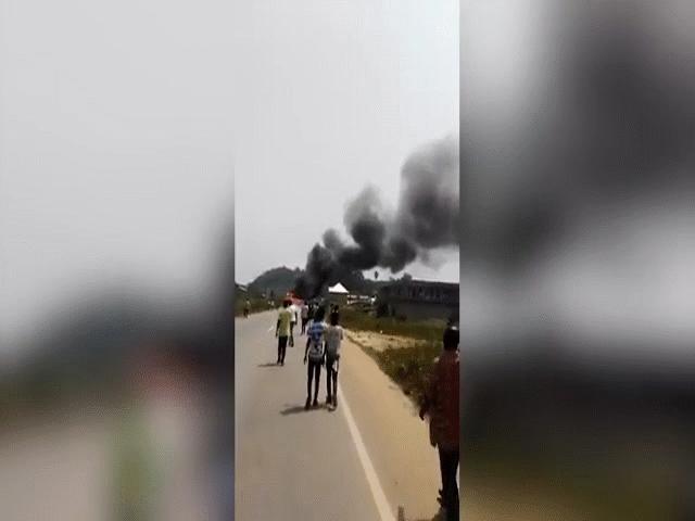 Video vụ nổ kinh hoàng xóa sổ 500 ngôi nhà ở Ghana