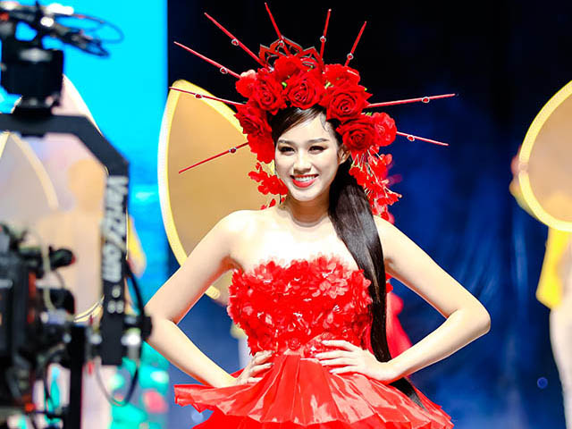 Vừa về nước, Hoa hậu Đỗ Thị Hà xinh đẹp rạng ngời khi làm vedette