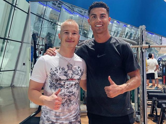 Photo of 2 billion-dollar stars: Ronaldo makes friends with the 