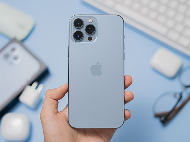Đặt iPhone 13 Pro Max, người phụ nữ nhận được thứ khó tin