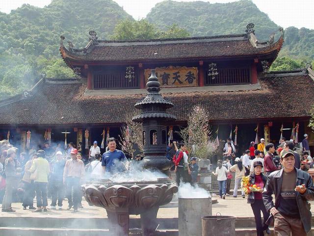 Hành hương đầu năm ở 6 ngôi chùa nổi tiếng linh thiêng của Việt Nam
