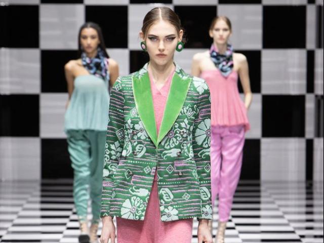 Emporio Armani tiếp tục phong cách sang trọng truyền thống với bộ sưu tập mới nhất