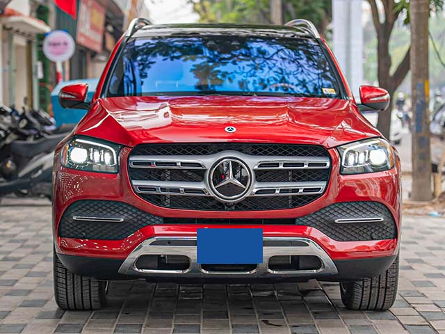 Mercedes-Benz GLS 450 màu đỏ ấn tượng được nhập tư và có giá gần 7 tỷ đồng