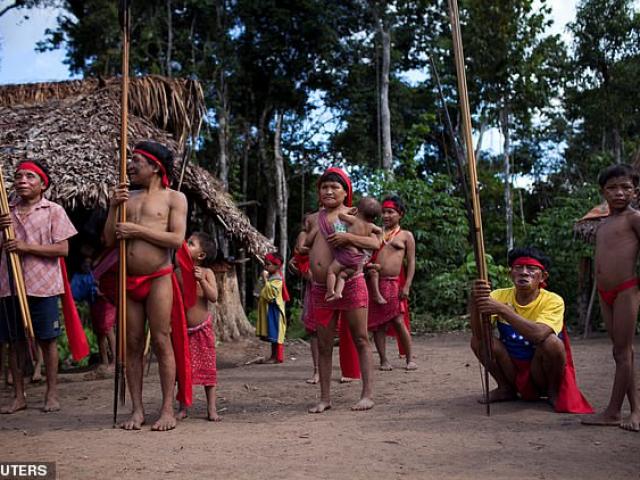 Thiếu niên bộ lạc nguyên thủy Amazon nhiễm Covid-19 đã tử vong