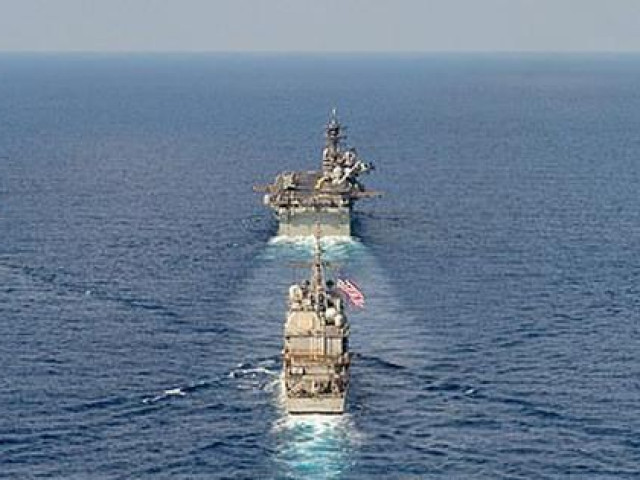 Near American warships challenging China in the East Sea