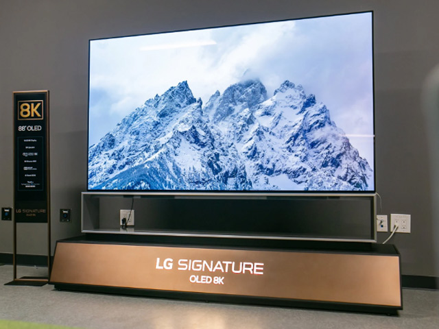 LG bất ngờ công bố TV OLED 8K 88 inch lớn nhất thế giới