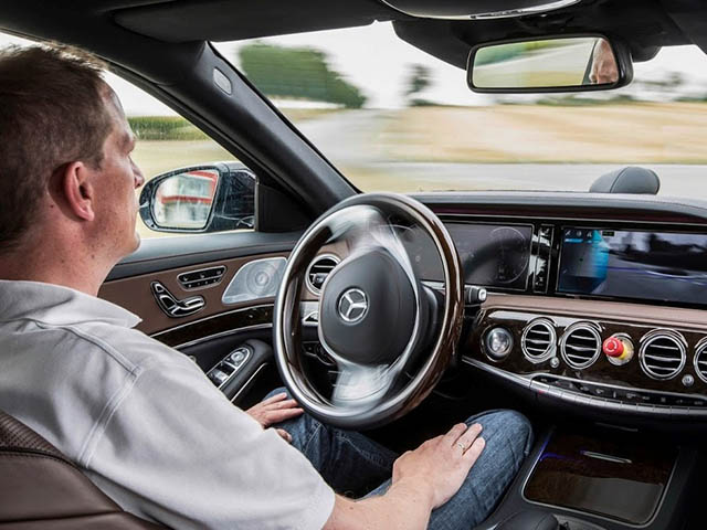 Ô tô ngày nay công nghệ và hệ thống điện tử chiếm 40% trên xe