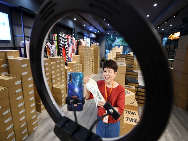 Trung Quốc chính thức công nhận Livestream bán hàng là một nghề mới