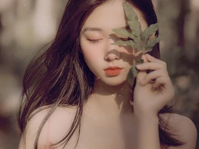 Cô gái Đồng Nai mặc bikini tập yoga, nữ sinh Quảng Bình đẹp như được ”thay máu”