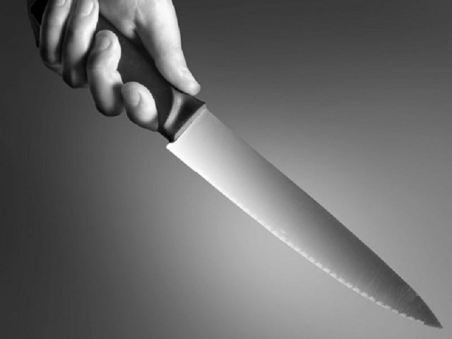 Không được thăm mẹ, một phụ nữ đâm chết em dâu