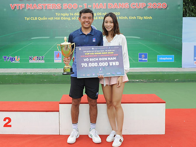 Bạn gái xinh đẹp “tiếp lửa”, tay vợt Hoàng Nam lập cú đúp vô địch