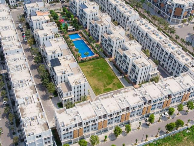 Nhà giàu chi 150 tỷ mua biệt thự “khủng” trong siêu dự án “đổi đất lấy hạ tầng” ở Hà Nội