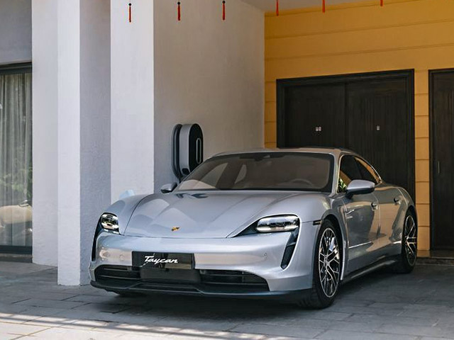 Loạt xe điện Porsche Taycan chính hãng có mặt tại Việt Nam, giá bán từ hơn 4,7 tỷ đồng
