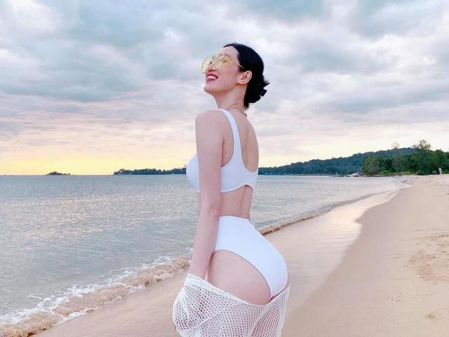 Chiêu độ dáng của “phú bà showbiz Việt” sở hữu toà cao ốc mang tên mình