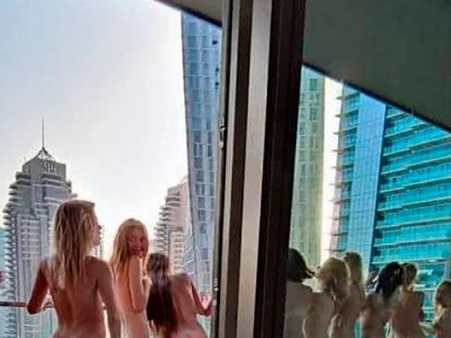 Tay chơi người Mỹ bán đấu giá video bí mật về nhóm gái xinh khoe thân ở Dubai