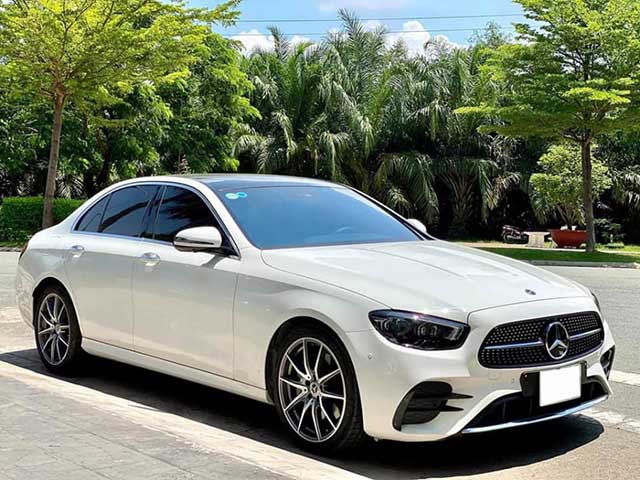Mercedes-Benz E 300 AMG 2021 ”chạy lướt” bán lại lỗ trăm triệu