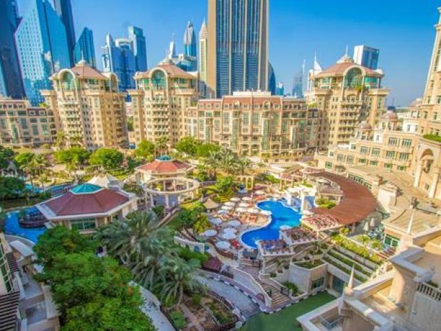 2 khách sạn xa xỉ ở Dubai mà đội tuyển Việt Nam lưu trú xịn đến mức nào?