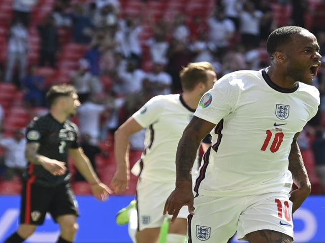 ĐT Anh phá dớp đen ngày ra quân EURO, “gà son” Sterling lập kỳ tích