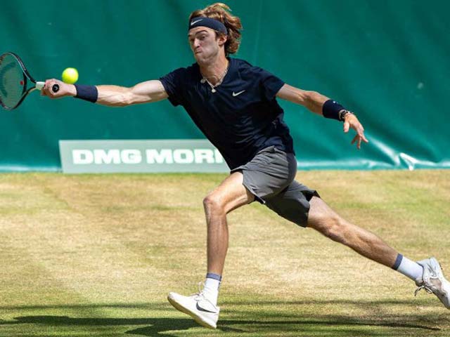 Rublev reached the final of the Halle Open, Shapovalov took 2 days to win the semi-finals of Queen's Club