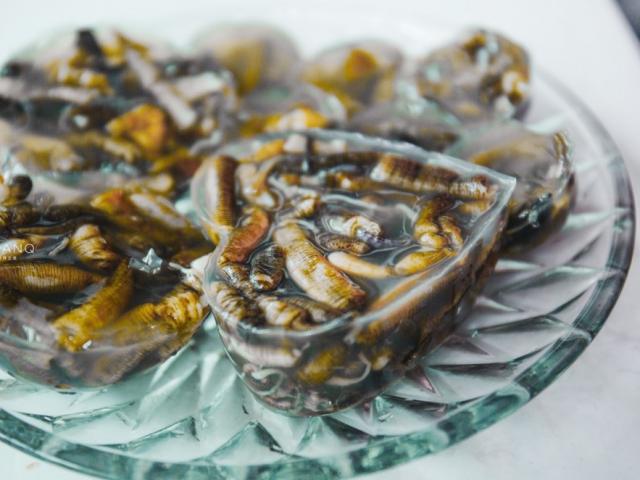 Thạch giun biển, món ăn trông đáng sợ nhưng thử một lần lại dễ ”nghiện”