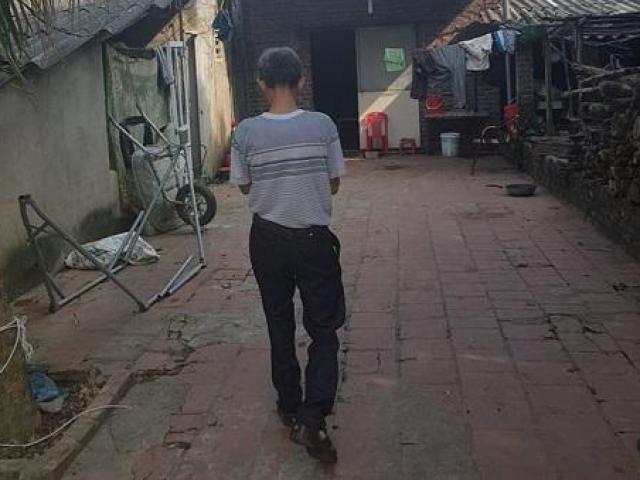 Người bố giả dân chơi lục tung động mại dâm cứu con gái: Hơn 1.000 ngày lang thang ở biên giới