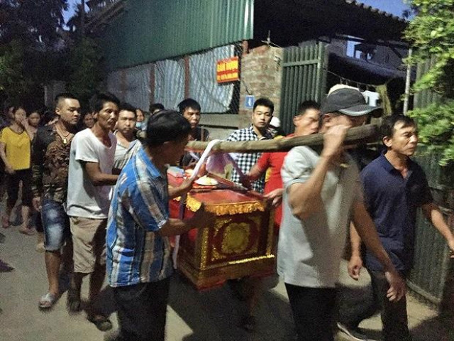 Người dân đau xót tiễn đưa nạn nhân vụ thảm án 4 người chết ở Đan Phượng