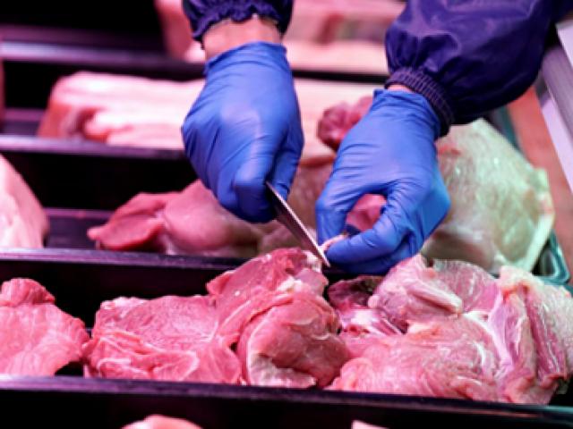 Giá thịt lợn tăng lên mức kỉ lục, Trung Quốc lên kế hoạch “bán tống bán tháo”