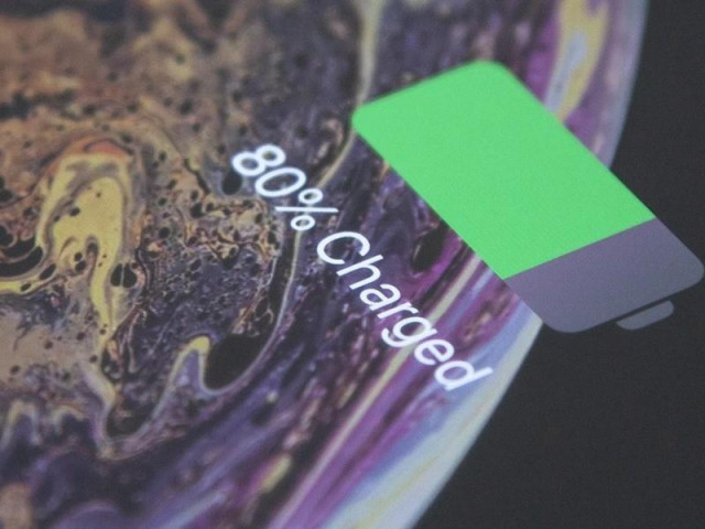 Vì sao iPhone không sạc pin được quá 80%?