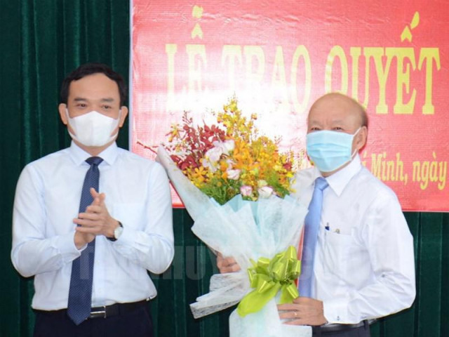 Many Ho Chi Minh City leaders resign and retire early